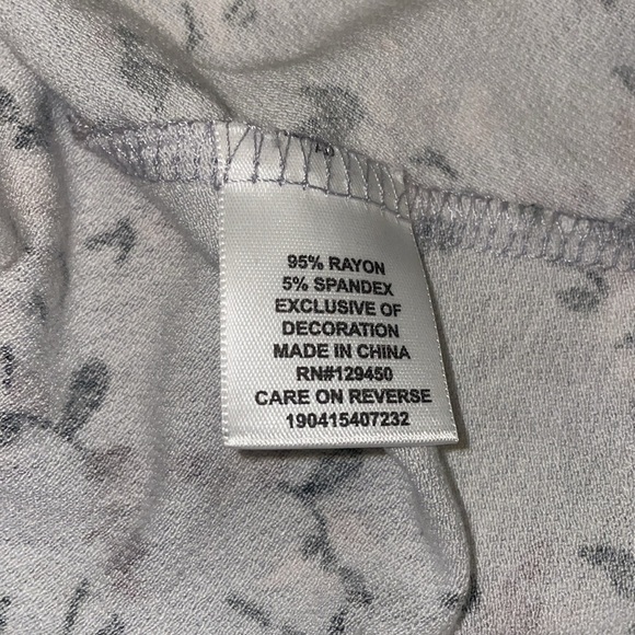 Elle lightweight Cold Shoulder Floral Blouse - Picture 3 of 4